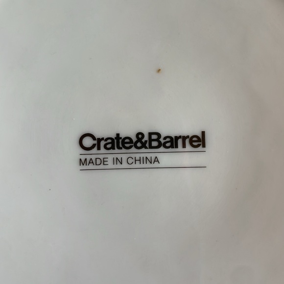 Cracker Barrel Holiday Plates. Excellent Condition. Size 6 1/2 Inches. - Picture 5 of 6